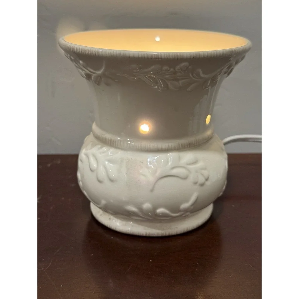 Small Bedside Night Table Lamp for Bedroom, Ceramic set of 1,‎ Beige